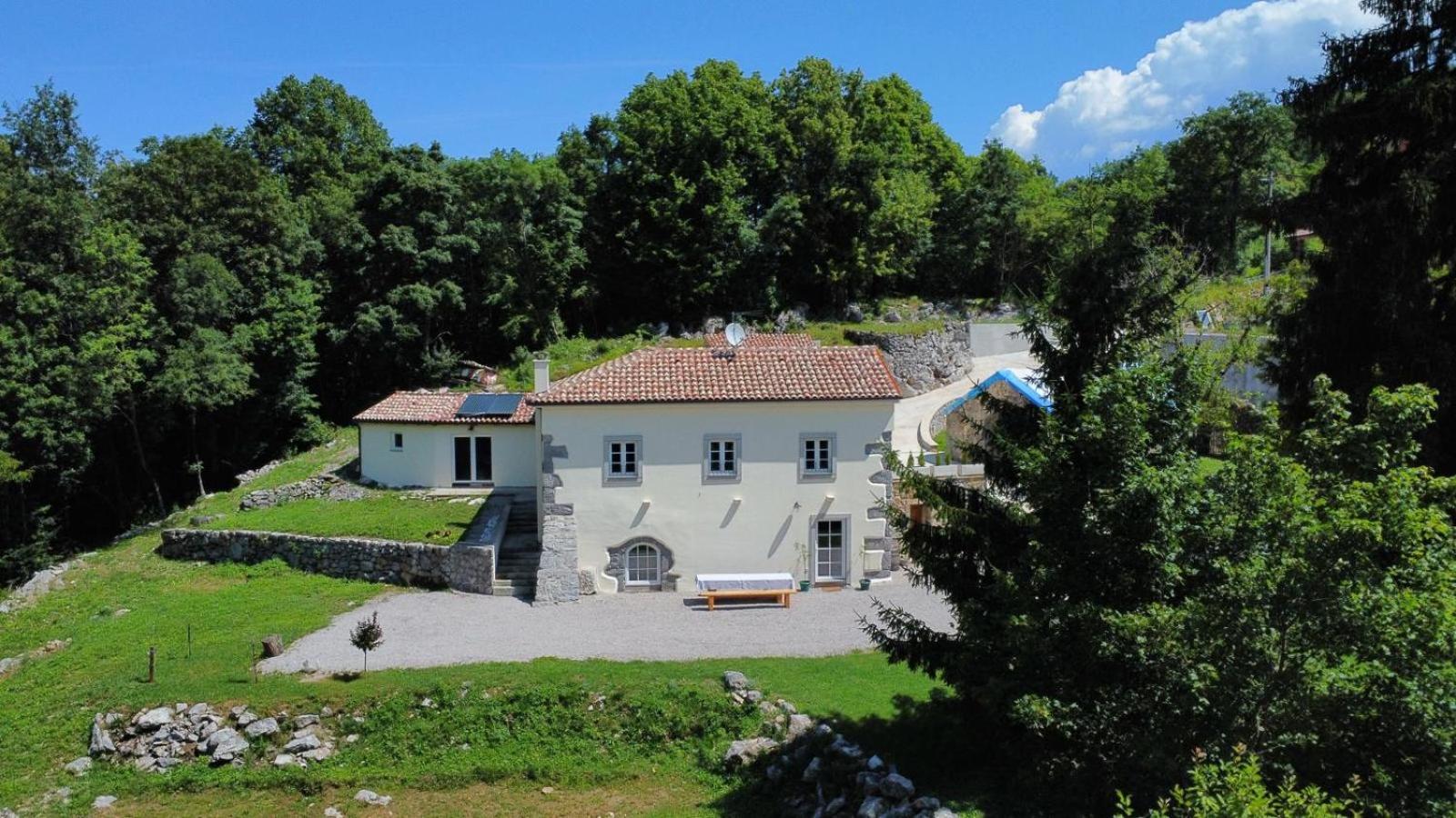Stancija Kavali Stone House, Zvoneca-opatija Frühstückspension
