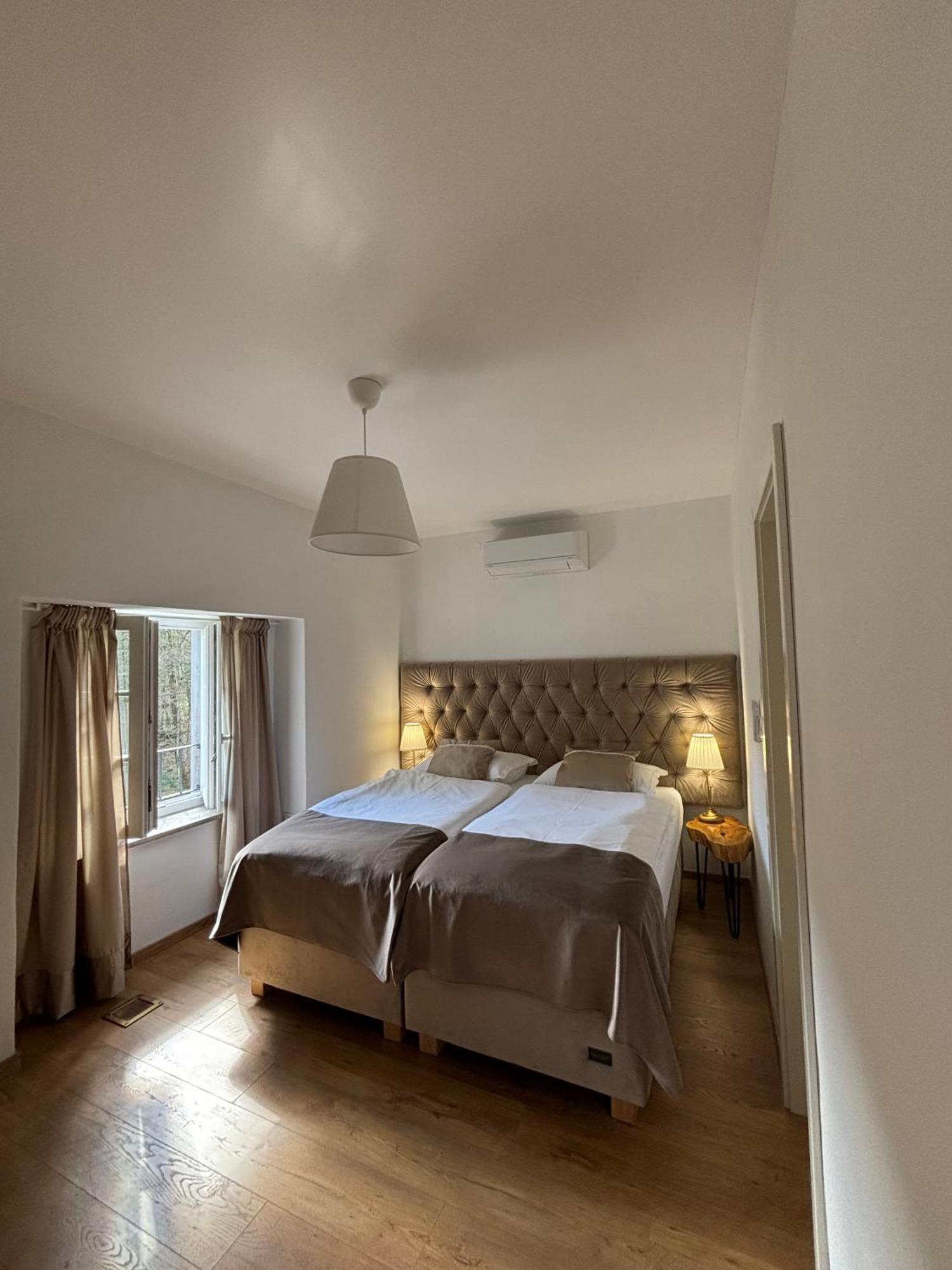Stancija Kavali Stone House, Zvoneca-opatija Frühstückspension