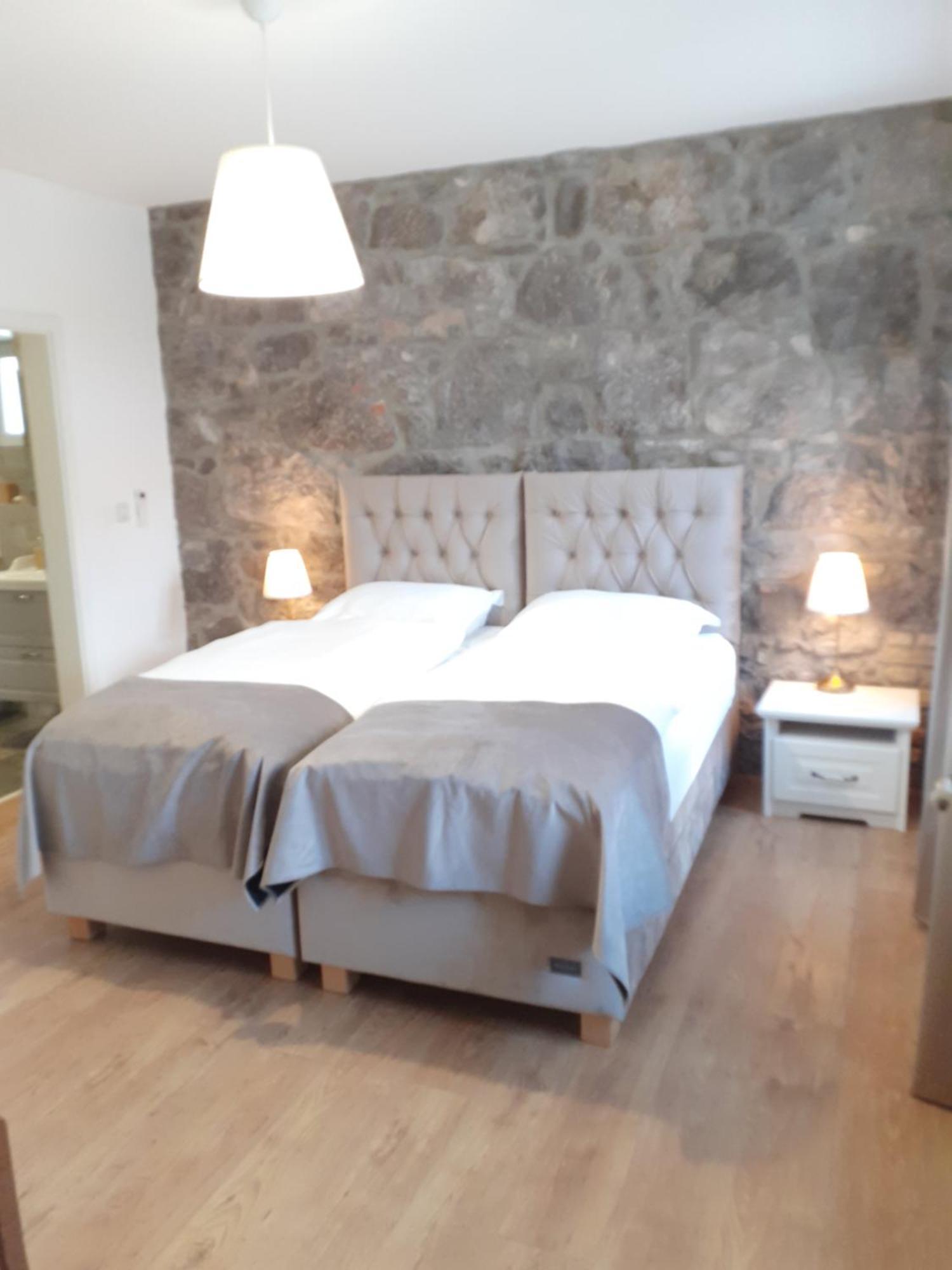 Stancija Kavali Stone House, Zvoneca-opatija Frühstückspension *